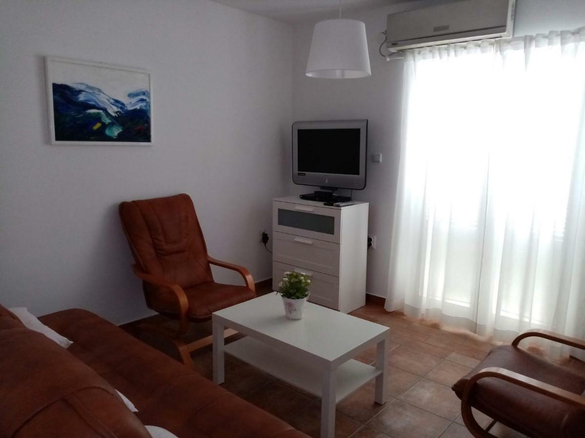 Apartment Pepi Povljana Exteriér fotografie